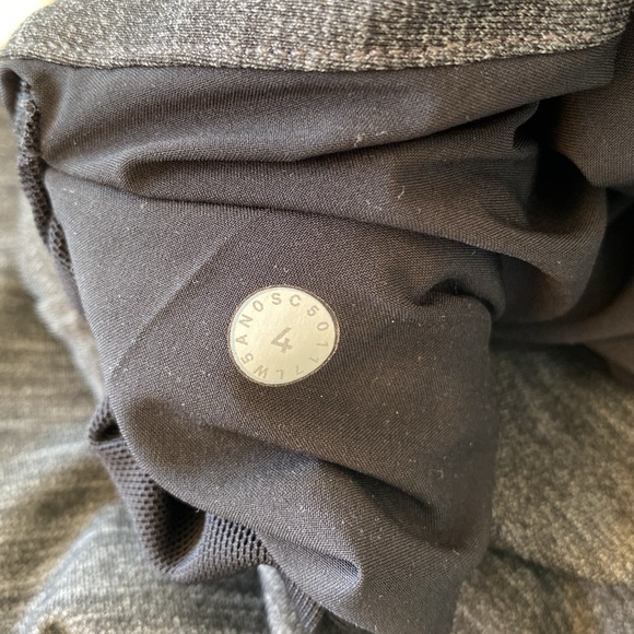 ❤️ Lululemon On The Fly Pant *28" Grey Luxtreme Size 4 - Picture 11 of 12